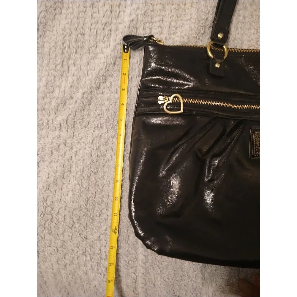Coach Poppy Daisy Y2K Vintage Liquid Black Patent Leather Shoulder Bag Purse